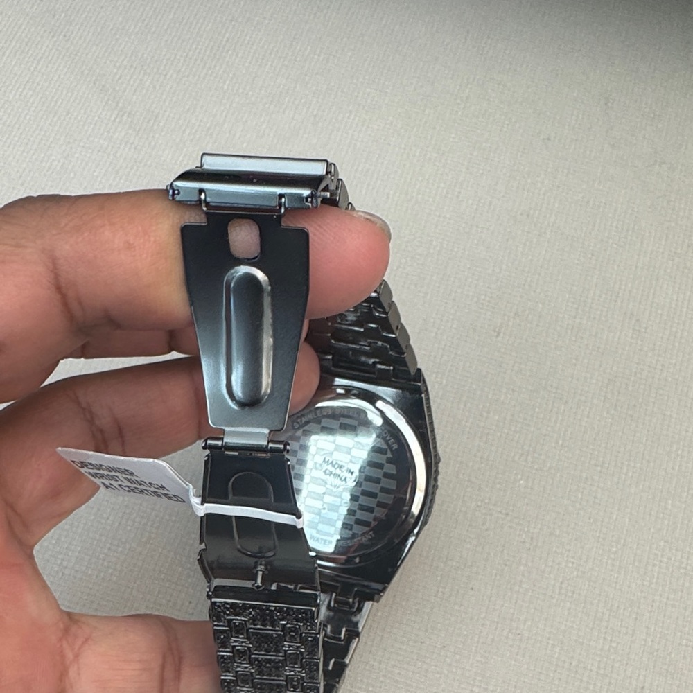Men’s Fully Blinged Analog Watch - Picture 4 of 5